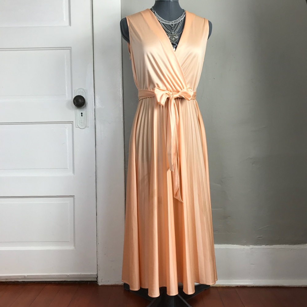 Vintage Marilyn Monroe Pale Pink Accordion Dress